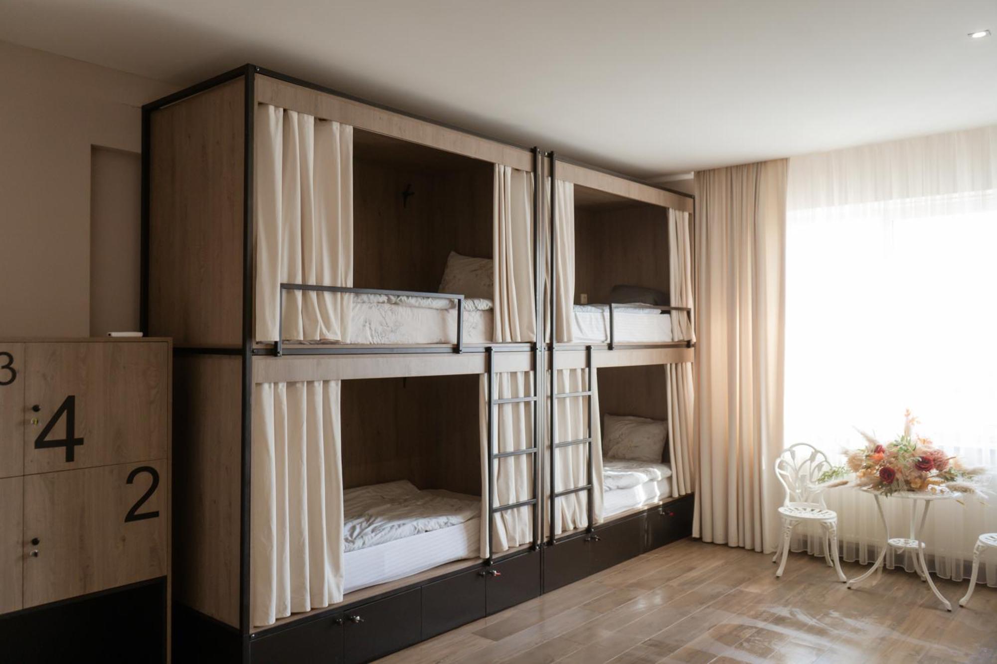 Garden Plaza Hotel Neresnytsya Bagian luar foto